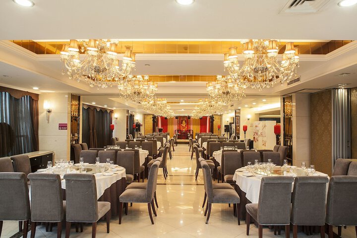 Dining 16 of 21