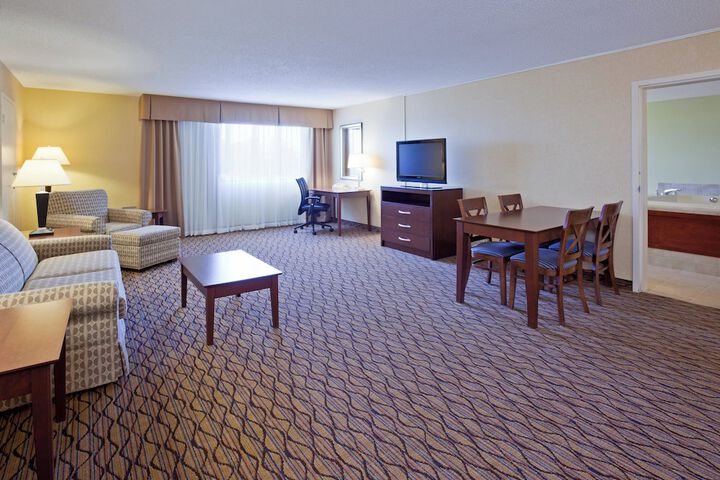 Standard | King Bed (5 of 7)