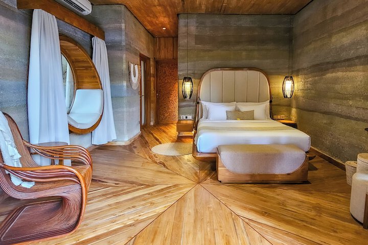 Room 25 of 135