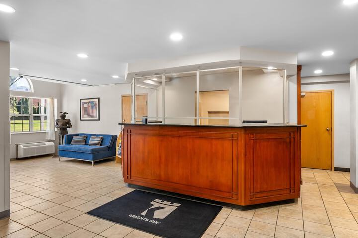 Entrance & Lobby