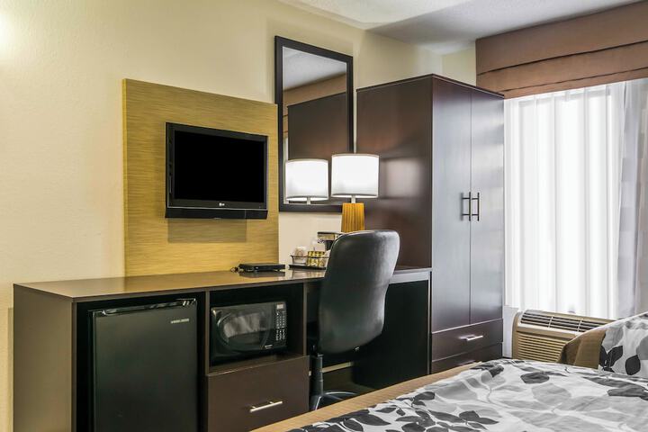 Double Accessible King Size Bed (4 of 6)