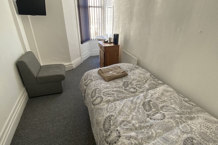 Room 7 of 32