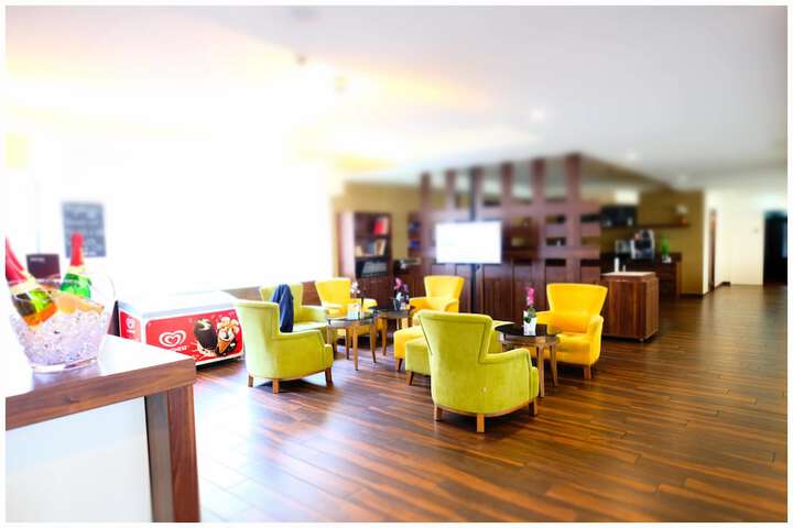 Entrance & Lobby