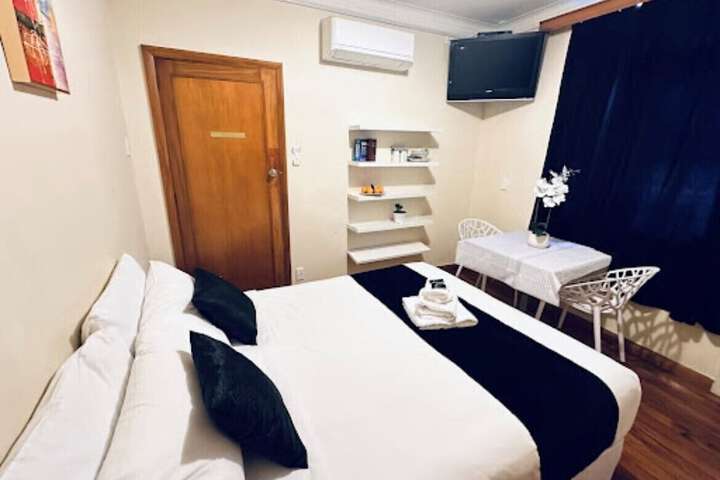 Room 7 of 14
