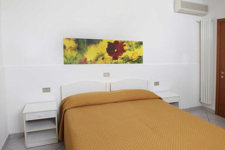 Room 23 of 54