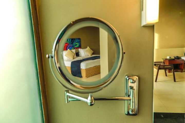 Room 43 of 77