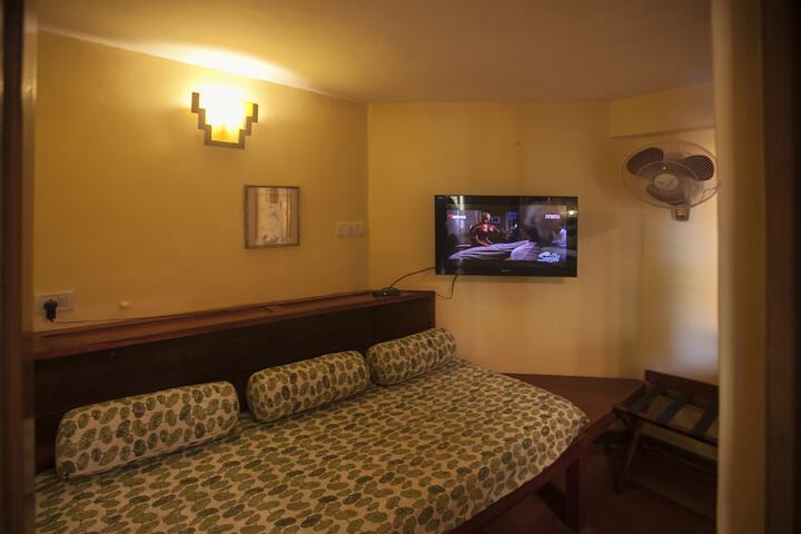 Room 27 of 162