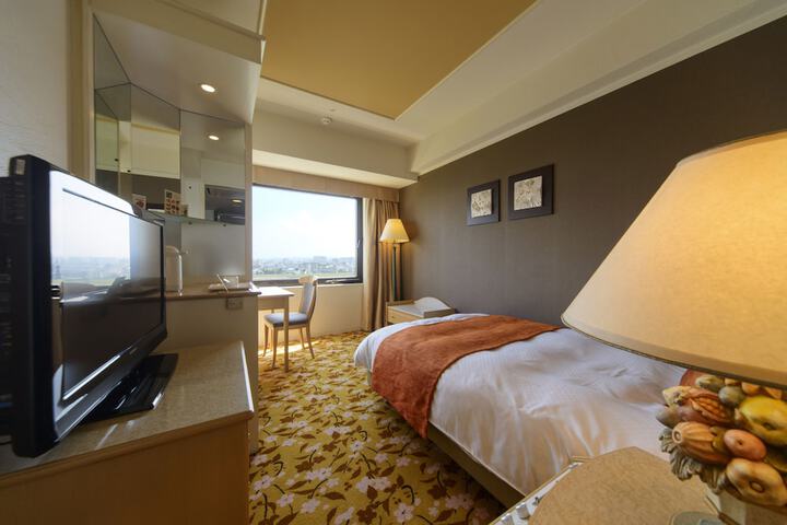 Room 10 of 123