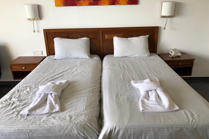 Room 5 of 61