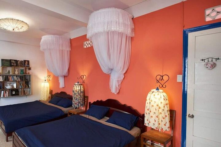 Room 27 of 29