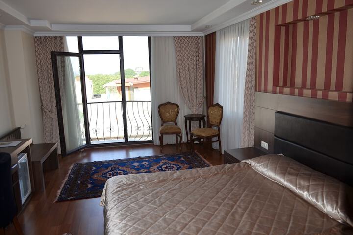 Room 17 of 37