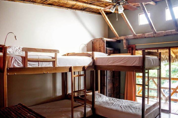 Room 6 of 170