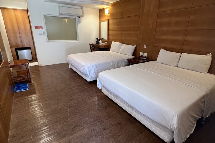 Room 12 of 79