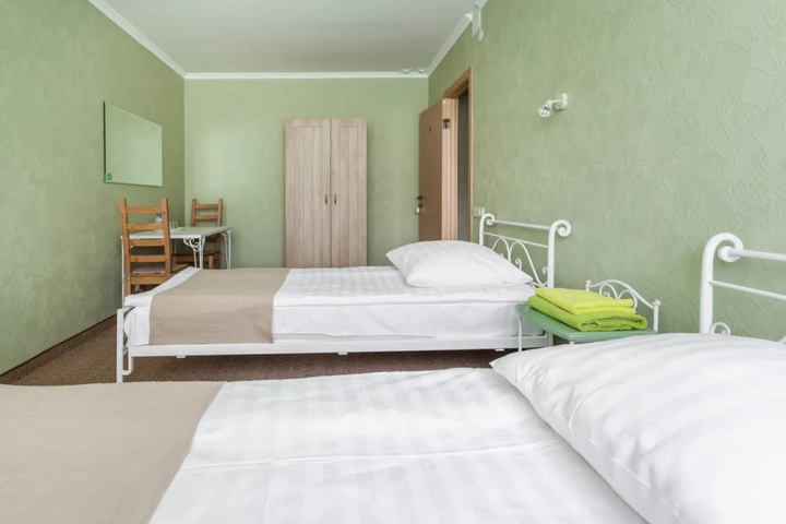Room 9 of 27