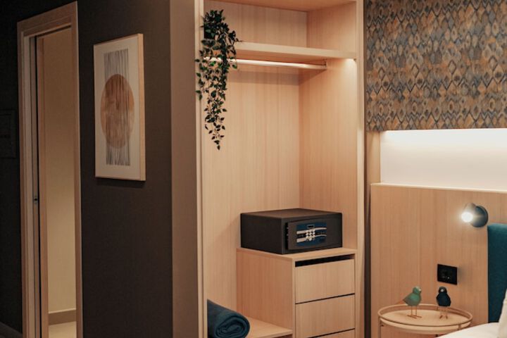 Room 26 of 107