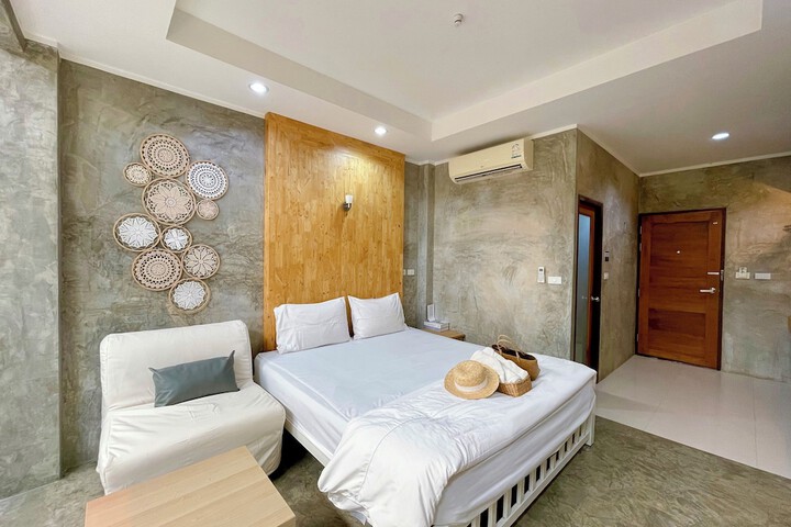 Room 8 of 38