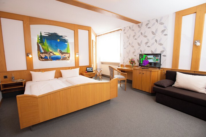 Room 2 of 48