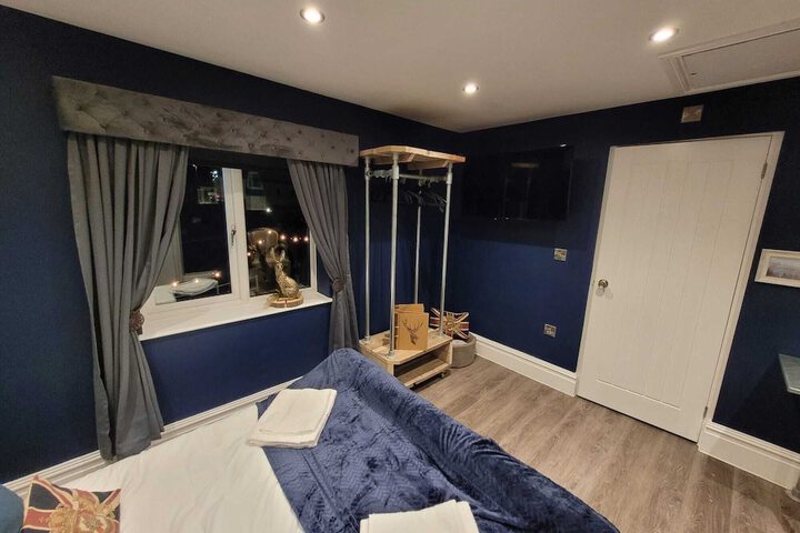 Room 6 of 54