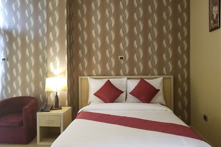 Room 9 of 43
