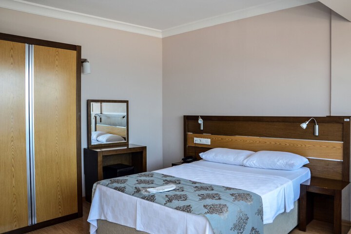 Room 8 of 45