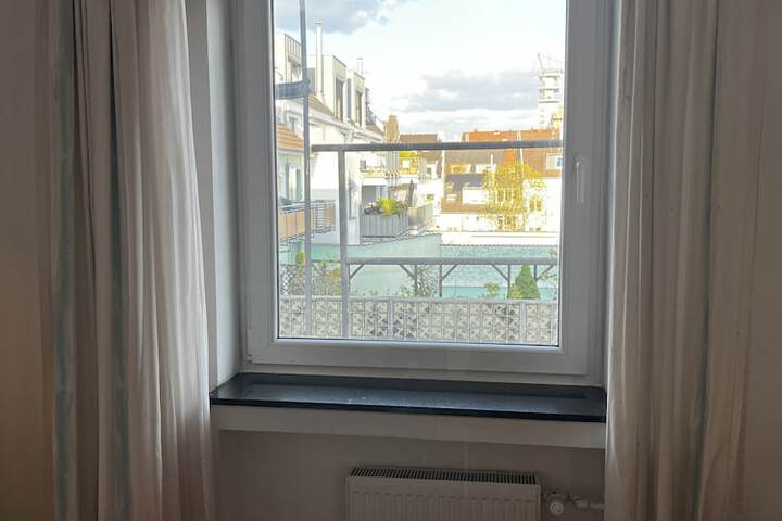 Room 25 of 52