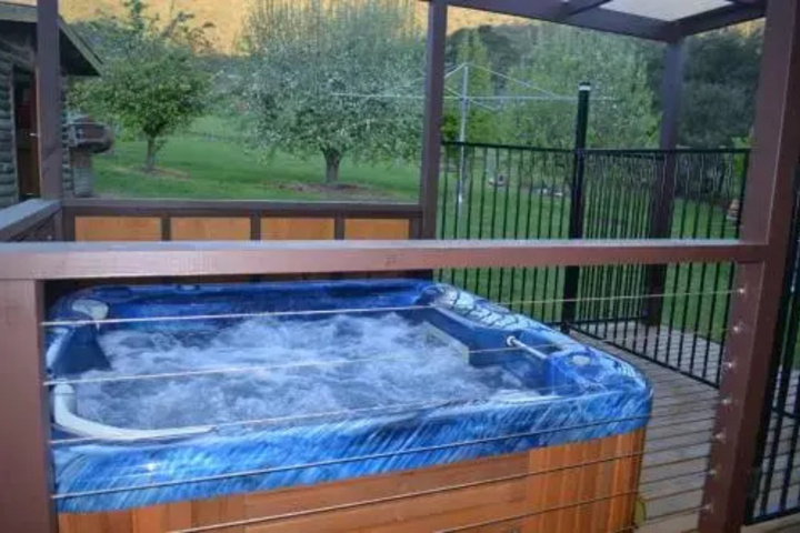 Pool 5 of 9