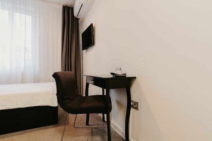 Room 15 of 112