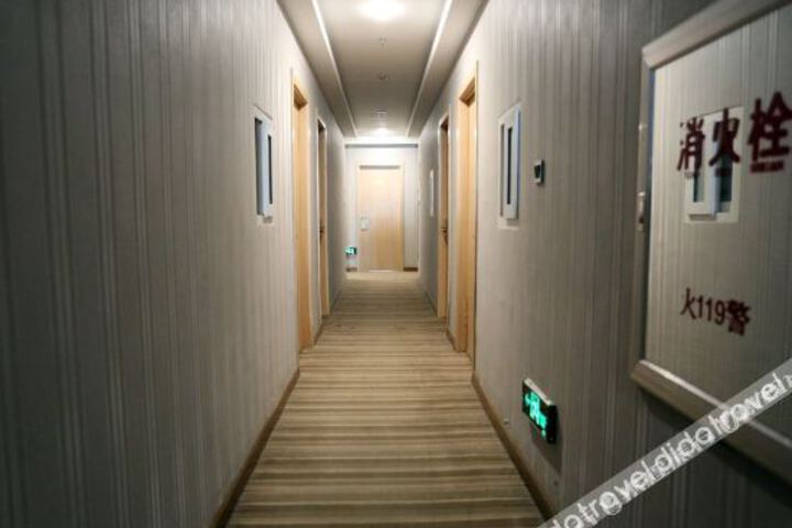 Hotel Interior 22 of 34