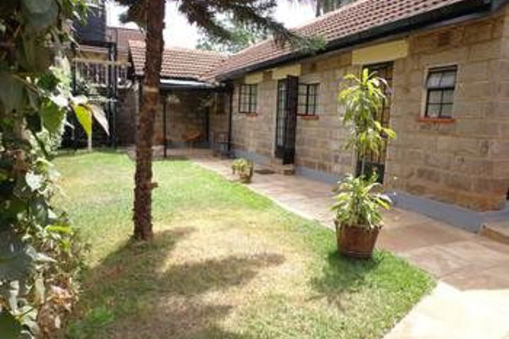 Cosy Urban Bungalow and Breakfast