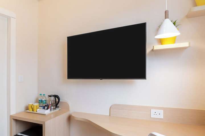 Room 13 of 24