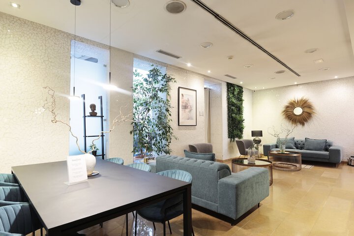 Guest Lobby