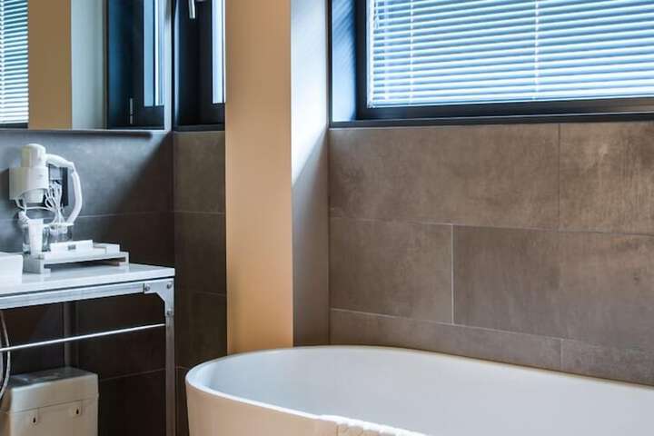 Room 30 of 50