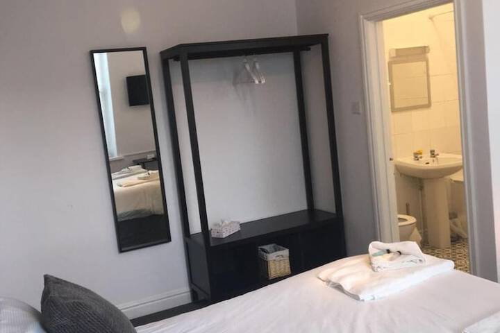 Room 19 of 47