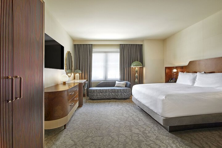 Room 12 of 100