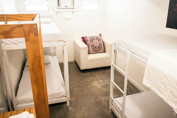 Room 4 of 43