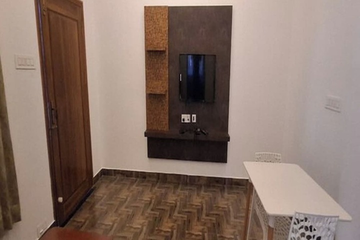 Room 13 of 26