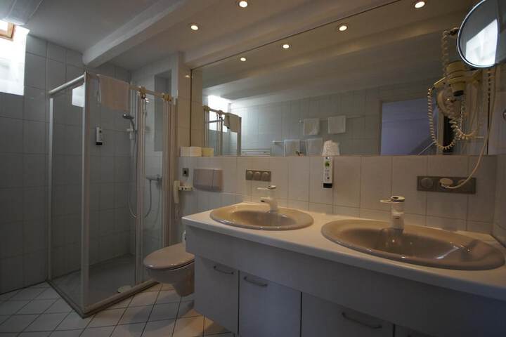 Room 40 of 47