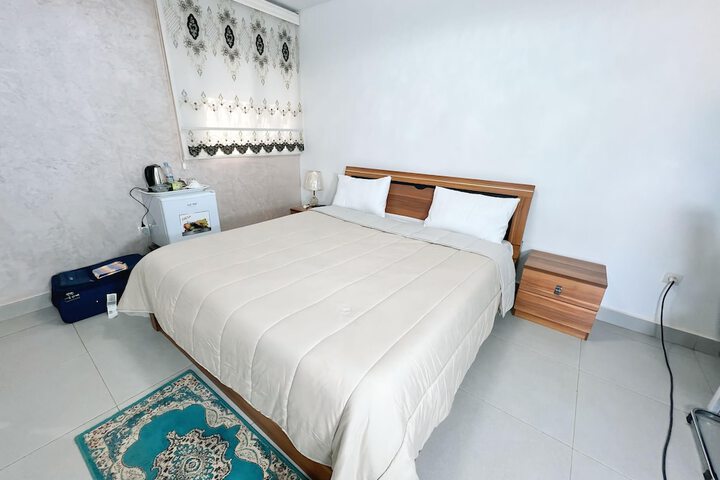 Room 2 of 14