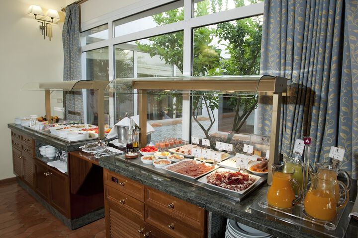 Breakfast/Coffee Service 34 of 48