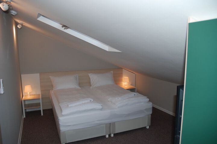 Room 12 of 39