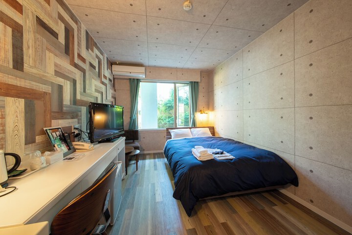 Room 19 of 84