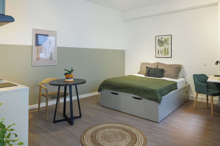 Room 6 of 19
