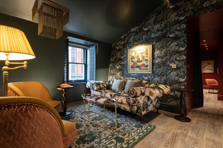 Room 13 of 72