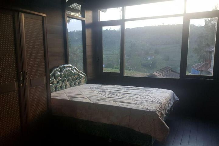 Room 10 of 26