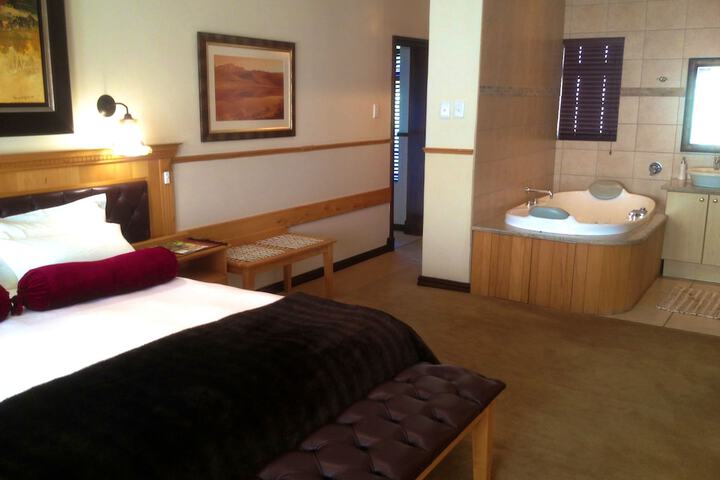 Room 11 of 33