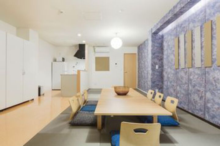 Room 73 of 182