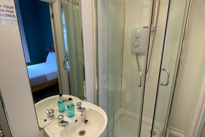 Room 44 of 60