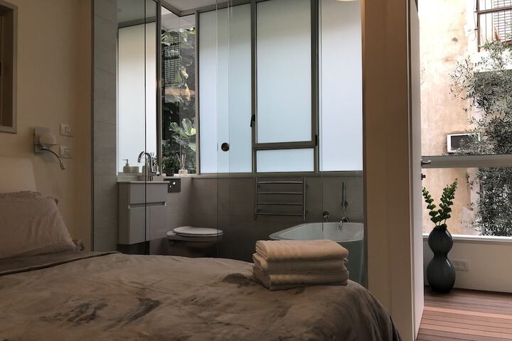 Room 18 of 29