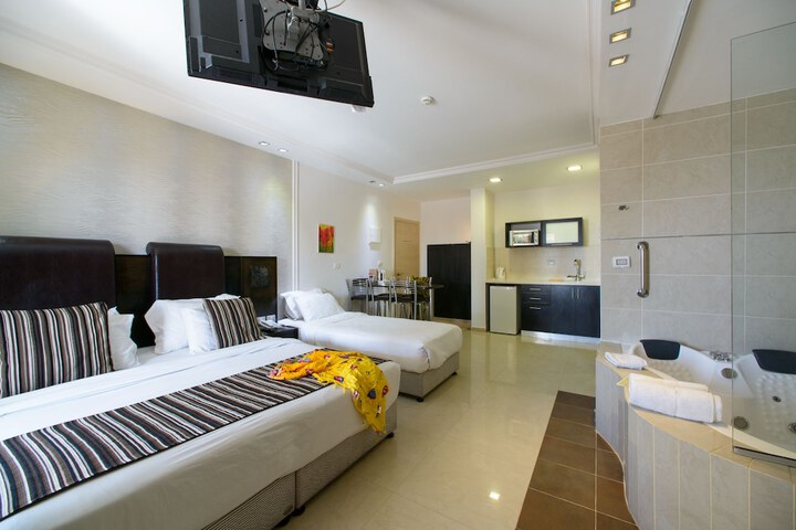 Room 7 of 63