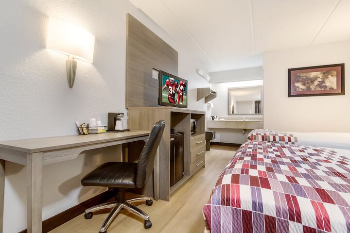 2 Double Beds (9 of 14)